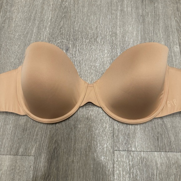 Gap Body everyday essentials multi way nude bra. Size 36D - Picture 2 of 5